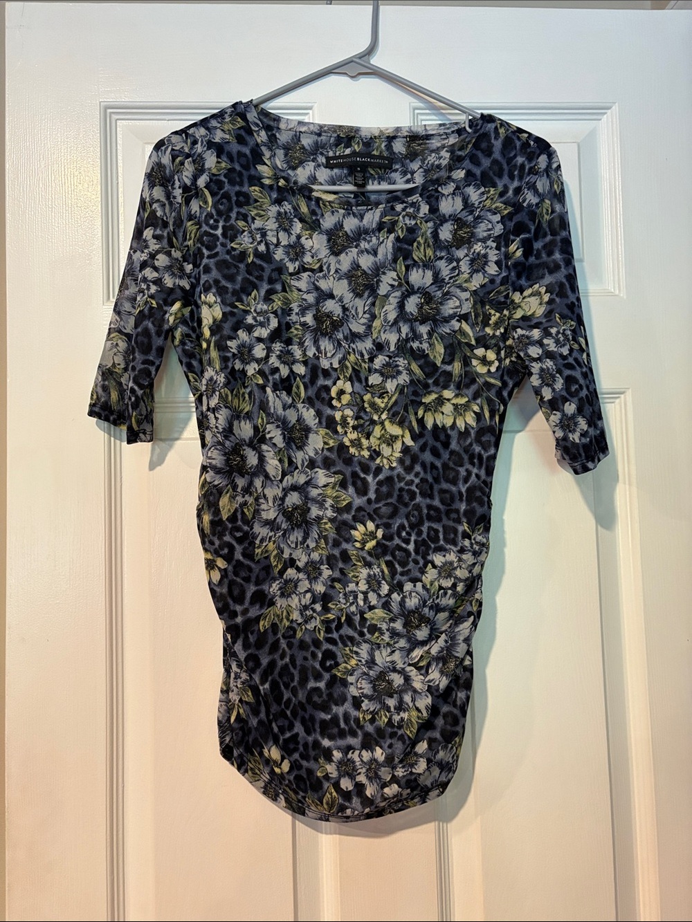 White House Black Market Navy Floral & Leopard Print Short Sleeve Tee
